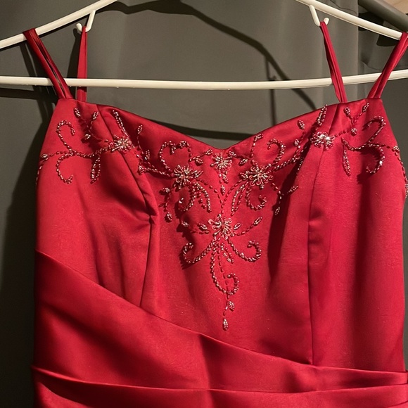 Alexia Designs - 2114 Bead Embellished V-Neck A-Line Dress size 6 Red - Picture 5 of 8